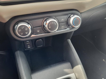 Photo 20 du bon plan NISSAN Micra 1.0 IG-T 100ch Visia Pack 2020 occasion à 11390 €