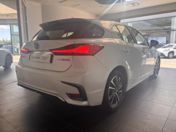 Photo 6 du bon plan LEXUS CT 200h Pack MY20 occasion à 21999 €