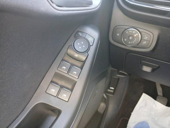 Photo 13 du bon plan FORD Fiesta 1.0 Flexifuel 95ch ST-Line 5p occasion à 18500 €