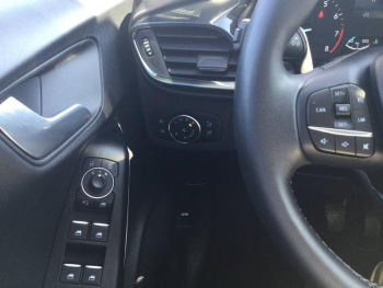 Photo 14 du bon plan FORD Puma 1.0 Flexifuel 125ch S&S mHEV Titanium occasion à 18990 €