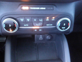 Photo 11 du bon plan FORD Kuga 2.5 Duratec 190ch Hybrid FlexiFuel Titanium Powershift occasion à 28900 €