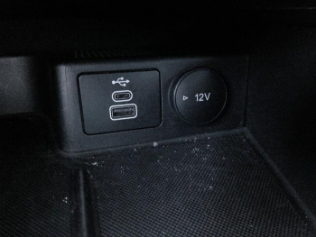 Photo 19 du bon plan FORD Kuga 2.5 Duratec 190ch Hybrid FlexiFuel Titanium Powershift occasion à 28900 €