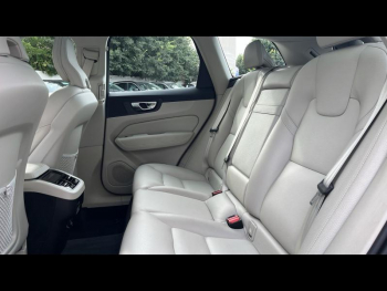 Photo 6 du bon plan VOLVO XC60 B4 AdBlue AWD 197ch Inscription Luxe Geartronic occasion à 29900 €