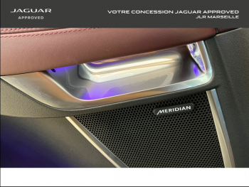 Photo 22 du bon plan JAGUAR E-Pace P300e PHEV R-Dynamic HSE BVA AWD occasion à 52990 €