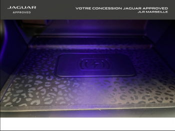 Photo 25 du bon plan JAGUAR E-Pace P300e PHEV R-Dynamic HSE BVA AWD occasion à 52990 €