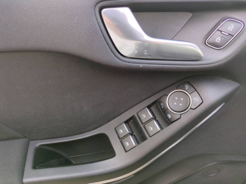 Photo 14 du bon plan FORD Fiesta Active 1.0 EcoBoost 95ch occasion à 14790 €