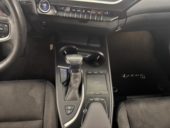 Photo 8 du bon plan LEXUS UX 250h 2WD Premium Edition MY22 occasion à 25900 €