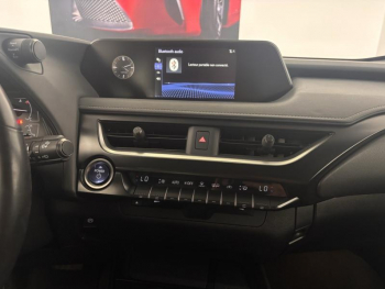 Photo 11 du bon plan LEXUS UX 250h 2WD Premium Edition MY22 occasion à 25900 €