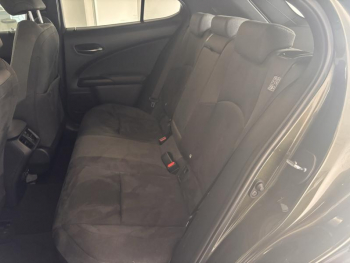 Photo 14 du bon plan LEXUS UX 250h 2WD Premium Edition MY22 occasion à 25900 €