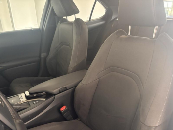Photo 18 du bon plan LEXUS UX 250h 2WD Premium Edition MY22 occasion à 25900 €