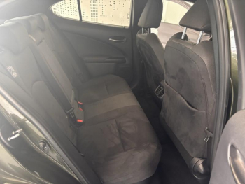 Photo 19 du bon plan LEXUS UX 250h 2WD Premium Edition MY22 occasion à 25900 €