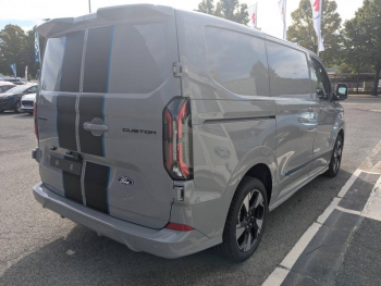 ddf-core-media-5Ynr2RvdSA15145_6.jpg Photo 6 du bon plan FORD Transit Custom Fg VUL 320 L1H1 2.5 Duratec 232ch Hybride rechargeable Sport CVT 2 places siège confort occasion à 47943 €