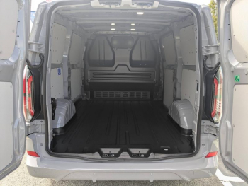 ddf-core-media-dvpxqmvdSA15145_10.jpg Photo 10 du bon plan FORD Transit Custom Fg VUL 320 L1H1 2.5 Duratec 232ch Hybride rechargeable Sport CVT 2 places siège confort occasion à 47943 €