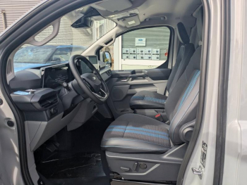 ddf-core-media-7OkD89vdSA15145_12.jpg Photo 12 du bon plan FORD Transit Custom Fg VUL 320 L1H1 2.5 Duratec 232ch Hybride rechargeable Sport CVT 2 places siège confort occasion à 47943 €