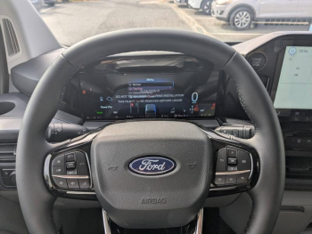 ddf-core-media-gNGJbVvdSA15145_15.jpg Photo 15 du bon plan FORD Transit Custom Fg VUL 320 L1H1 2.5 Duratec 232ch Hybride rechargeable Sport CVT 2 places siège confort occasion à 47943 €