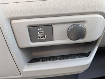 ddf-core-media-g0KiHHvdSA15145_19.jpg Photo 19 du bon plan FORD Transit Custom Fg VUL 320 L1H1 2.5 Duratec 232ch Hybride rechargeable Sport CVT 2 places siège confort occasion à 47943 €