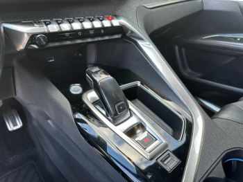 Photo 15 du bon plan PEUGEOT 3008 1.2 PureTech 130ch GT Line S&S EAT6 occasion à 12490 €