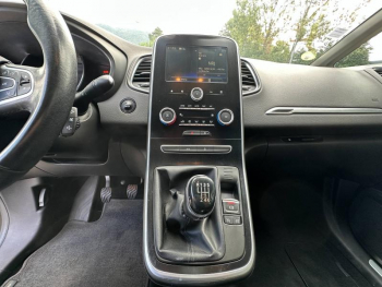 Photo 12 du bon plan RENAULT Grand Scenic 1.6 dCi 130ch Energy Limited occasion à 15990 €