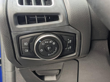 Photo 4 du bon plan FORD Focus 1.0 EcoBoost 100ch Stop&Start Business Nav 99g occasion à 10990 €