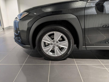 Photo 18 du bon plan LEXUS UX 250h Pack Business 2WD occasion à 25490 €