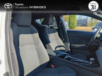 Photo 6 du bon plan TOYOTA C-HR 122h Design 2WD E-CVT RC18 occasion à 17990 €