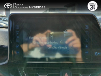 Photo 15 du bon plan TOYOTA C-HR 122h Design 2WD E-CVT RC18 occasion à 17990 €