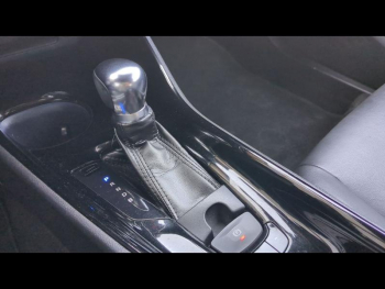 Photo 14 du bon plan TOYOTA C-HR 122h Graphic 2WD E-CVT occasion à 18900 €