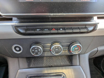Photo 19 du bon plan RENAULT Kangoo Van L1 1.5 Blue dCi 115ch Grand Confort - 22 occasion à 15923 €