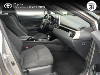 Photo 6 du bon plan TOYOTA C-HR 122h Design 2WD E-CVT RC18 occasion à 18490 €