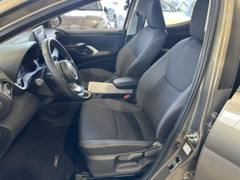 Photo 11 du bon plan TOYOTA Yaris 116h Dynamic Business 5p + Programme Beyond Zero Academy MY22 occasion à 19990 €