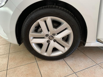Photo 15 du bon plan RENAULT Clio 1.6 E-Tech 140ch Zen occasion à 14490 €