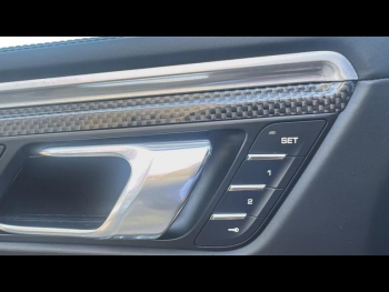 Photo 17 du bon plan PORSCHE Macan 3.6 V6 440ch Turbo Pack Performance PDK occasion à 49900 €