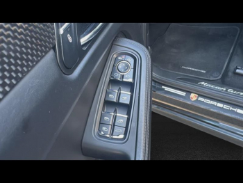 Photo 18 du bon plan PORSCHE Macan 3.6 V6 440ch Turbo Pack Performance PDK occasion à 49900 €