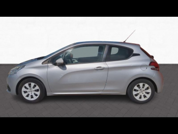Photo 2 du bon plan PEUGEOT 208 1.2 PureTech 68ch Like 3p occasion à 7490 €