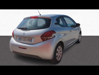 Photo 3 du bon plan PEUGEOT 208 1.2 PureTech 68ch Like 3p occasion à 7490 €