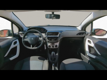 Photo 12 du bon plan PEUGEOT 208 1.2 PureTech 68ch Like 3p occasion à 7490 €