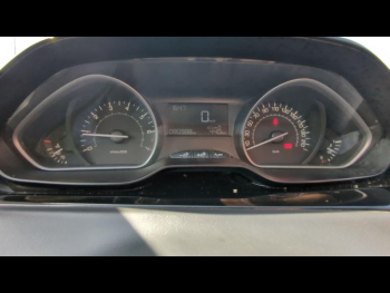 Photo 14 du bon plan PEUGEOT 208 1.2 PureTech 68ch Like 3p occasion à 7490 €