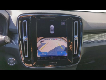 Photo 26 du bon plan VOLVO XC40 B3 163ch Ultimate DCT 7 occasion à 37890 €
