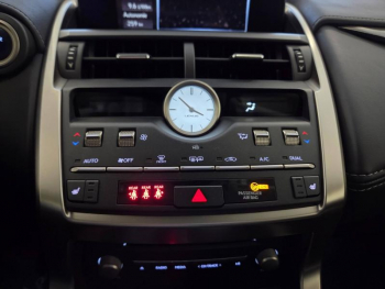 Photo 7 du bon plan LEXUS NX 300h 2WD Design MY21 occasion à 32990 €
