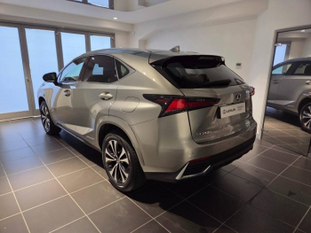 Photo 14 du bon plan LEXUS NX 300h 2WD Design MY21 occasion à 32990 €