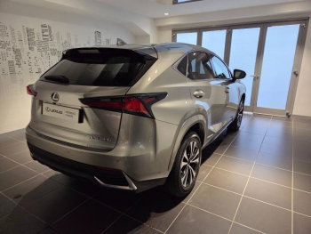 Photo 16 du bon plan LEXUS NX 300h 2WD Design MY21 occasion à 32990 €