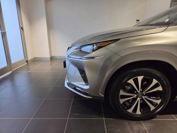 Photo 17 du bon plan LEXUS NX 300h 2WD Design MY21 occasion à 32990 €