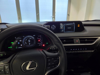 Photo 4 du bon plan LEXUS UX 250h 2WD Premium Edition MY21 occasion à 25490 €