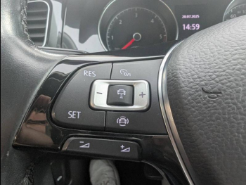 Photo 16 du bon plan VOLKSWAGEN Golf 2.0 TDI 150ch FAP Confortline Business DSG7 Euro6d-T 5p occasion à 19990 €