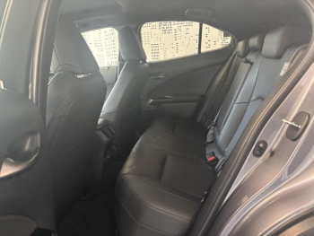 Photo 14 du bon plan LEXUS UX 300e Executive occasion à 22890 €