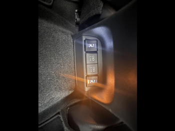 Photo 18 du bon plan LEXUS UX 300e Executive occasion à 22890 €