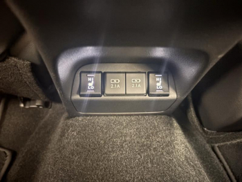 Photo 19 du bon plan LEXUS UX 300e Executive occasion à 22890 €