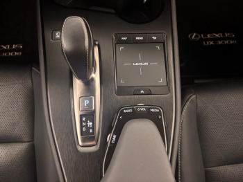 Photo 23 du bon plan LEXUS UX 300e Executive occasion à 22890 €