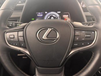 Photo 27 du bon plan LEXUS UX 300e Executive occasion à 22890 €