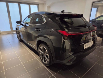 Photo 11 du bon plan LEXUS UX 250h 2WD Premium Edition MY21 occasion à 25490 €